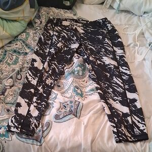 Black and White Abstract Print Pants